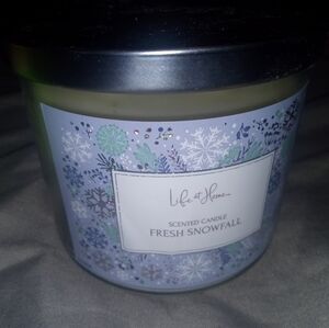 Fresh Snowfall Scented Candle - White